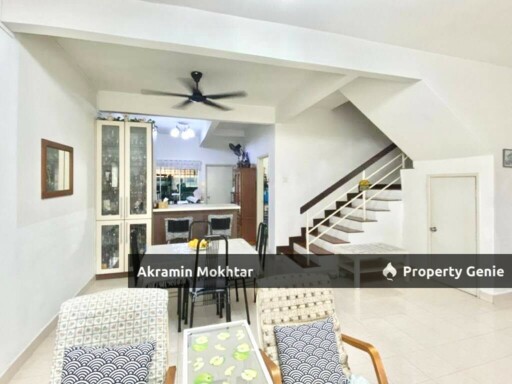 Freehold, Facing Open & Renovated | Double Storey, Taman Bukit Emas @ Seri Kembangan