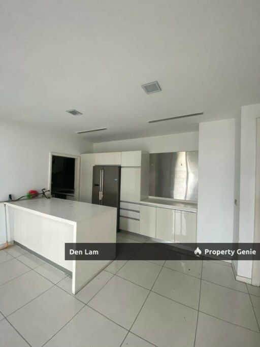 M City Jalan Ampang KL Below Value 20% Family Suite for Sale !!