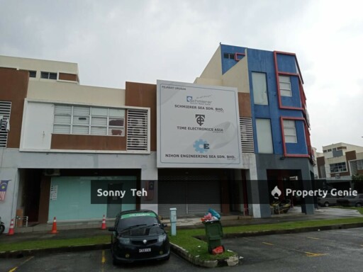 Pusat Perniagaan Bukit Raja near I-City