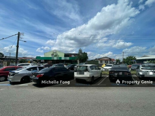 Taman Ungku Tun Aminah @ Jalan Pewira 2 / Skudai / Double Storey Shoplot / Crowded Area / Unblock View