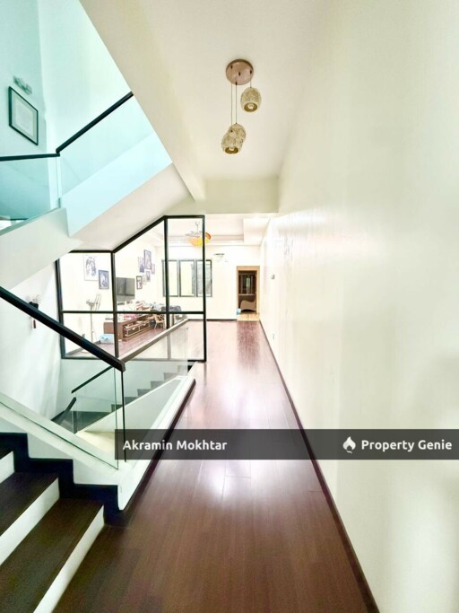 Freehold & Fully Renovated | 3 Storey Semi-D Taman Saujana Suria Kajang
