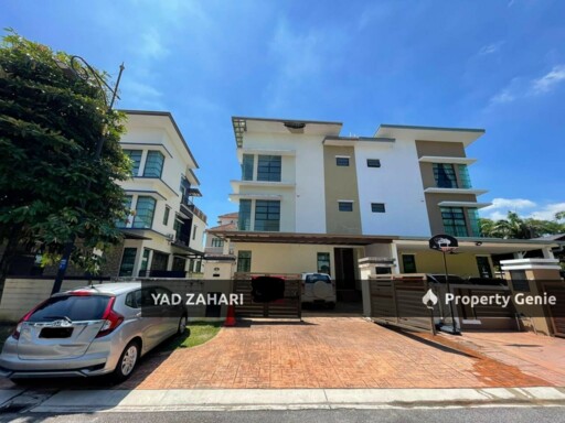 Bukit Jelutong Heights, Shah Alam | 3-Storey Semi-D 7 6+1 Rooms | RM1.68M - Next To Guthrie & NKVE Highway, Privacy Environment and with Extra Land