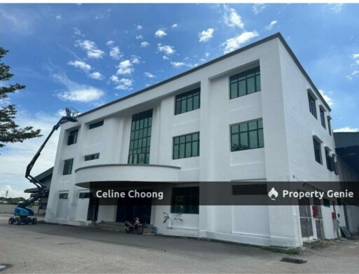 North Port,  Detached Warehouse