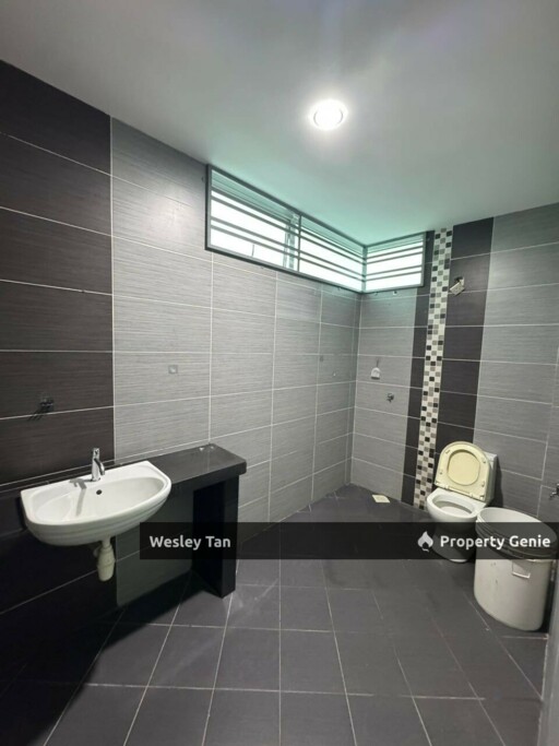 2 Storey Bungalow Corner 9,500sqft Fully Renovated & Furnished 24/7 Gated & Guarded