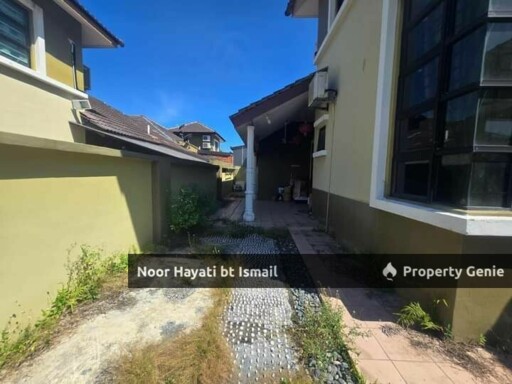 For Sale: SEREMBAN Sikamat, 𝗙𝗨𝗟𝗟𝗬 𝗙𝗨𝗥𝗡𝗜𝗦𝗛𝗘𝗗  Renovated 1.5 Semi D Taman Villa Suria Warisan Puteri Sikamat Seremban RM650k