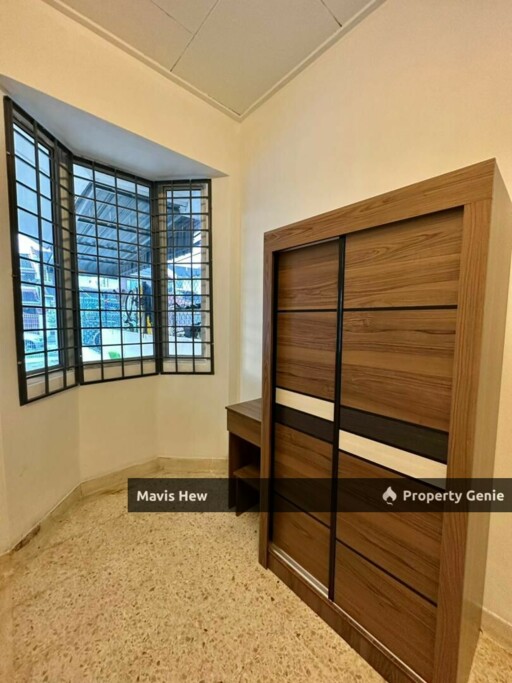 For Rent Jalan Molek 2/6 , Taman Molek, 1-Storey Terrace, G&G