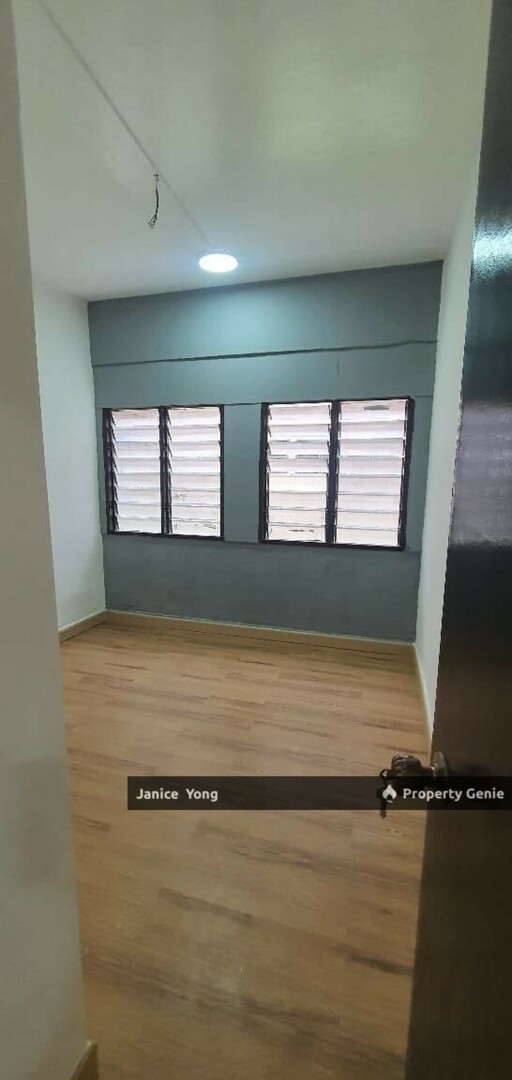 Flat Taman Air Biru Pasir Gudang