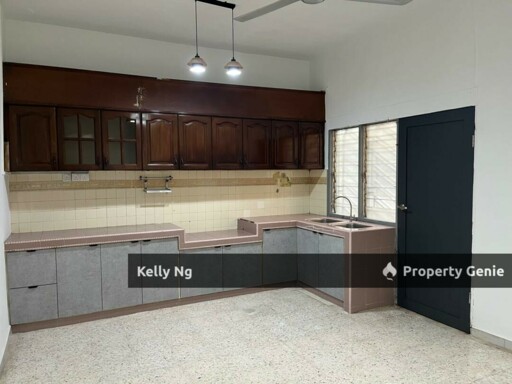 Double Sty House At Taman Klang Utama For Rent