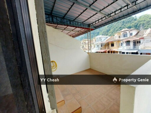 Gunung Rapat Ipoh Strawberry Park For Sale 2.5 Storey Great Deal, House Good Condition