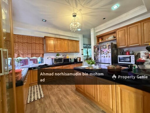 [CORNER LOT] 3 Storey Semi-Detached House, Laman Seri, Seksyen 13 Shah Alam.