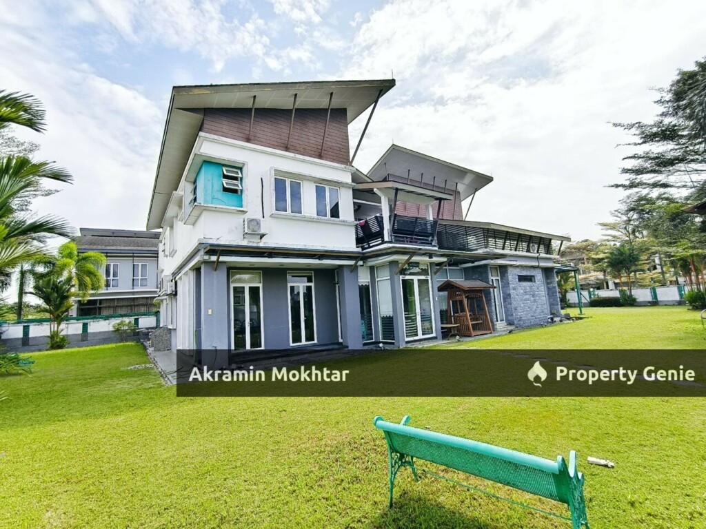 FREEHOLD & CORNER LOT | Double Storey Bungalow House  Jalan TItian , Bukit Jelutong Shah Alam