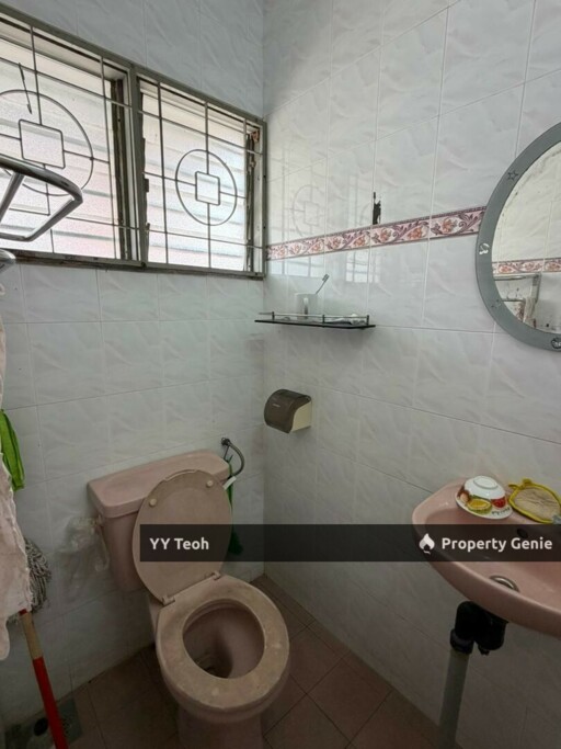 Pulau Gadong 1.5 Storey Terrace