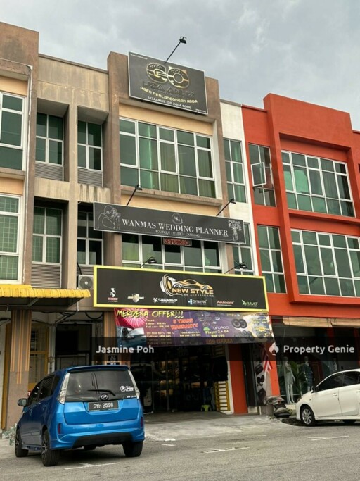 3-Storey Shop Lot @ Station 18,  Ipoh Perak For Sale