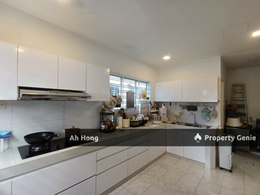 Bukit Indah / Double Storey End Lot / Renovated Unit / Freehold