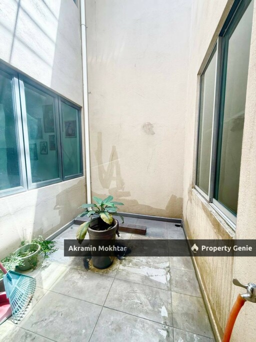 Freehold & Fully Renovated | 3 Storey Semi-D Taman Saujana Suria Kajang