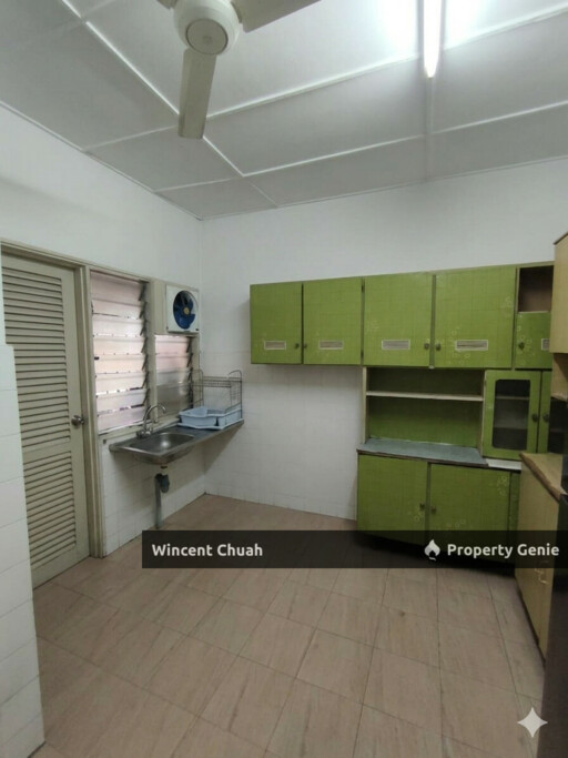 CORNER TOWNHOUSE [Upper Floor] , TAMAN SETAPAK INDAH, KUALA LUMPUR.