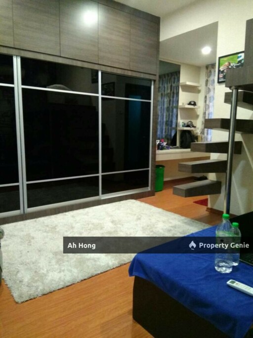 Kempas Utama / Double Storey Semi D / Serrisa Villas / Corner Lot / Renovated / Freehold