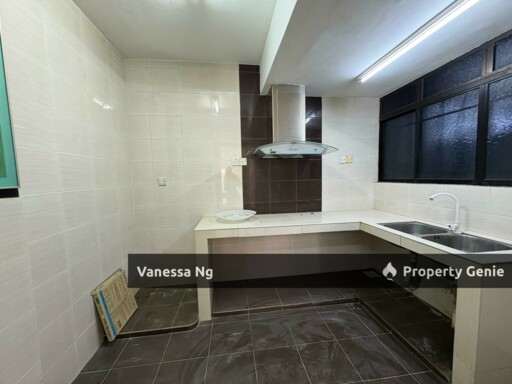 Flora Damansara Apartment, Damansara Perdana For Sale