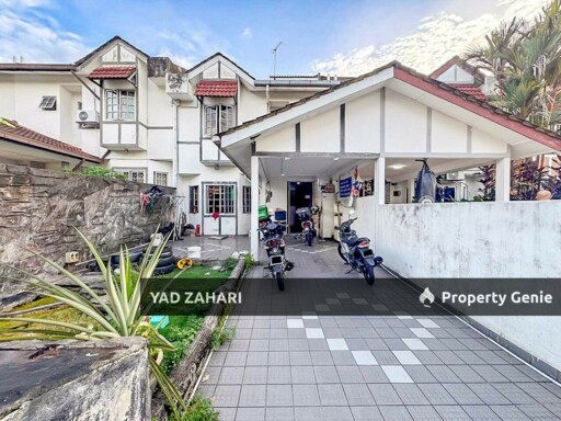 Seksyen 9, Shah Alam | 2-Storey Terrace 4 Bedrooms | RM650K - Facing Open, Spacious Porch & Extended Kitchen