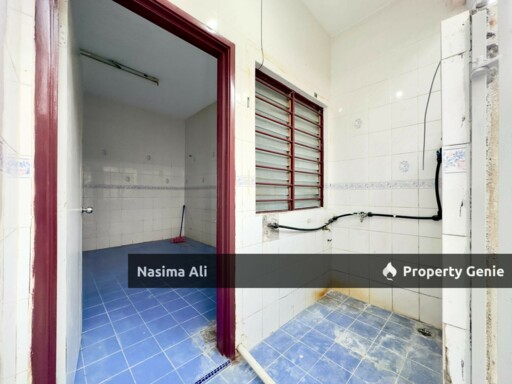 Spacious Unit- 2 Storey, Jalan Turmalin Seksyen 7 Shah Alam