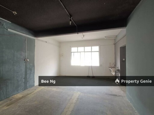 Setia Tropika / 3 Storey Shoplot  / Facing Main Road