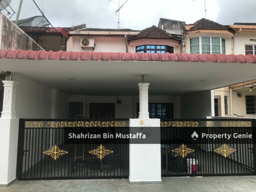 International Lot, Taman Banang Height, Batu Pahat, Johor.