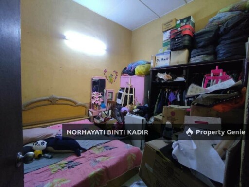 RUMAH TERES CORNER LOT UNTUK DIJUAL Indera Mahkota 14, Kuantan.