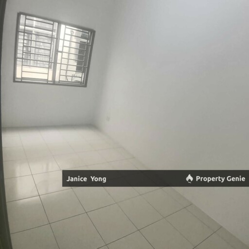 Tampoi Shop Apartment