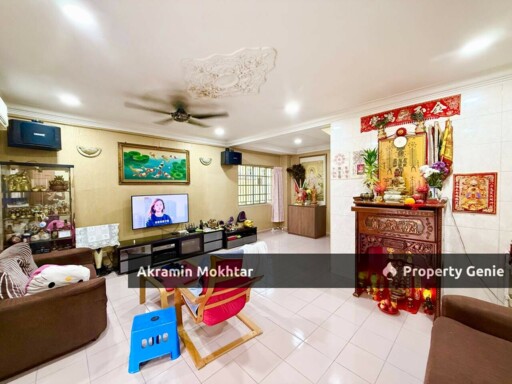 Freehold, End Lot, Renovated & Fully Furnished | Double Storey Taman Universiti Indah, Seri Kembangan