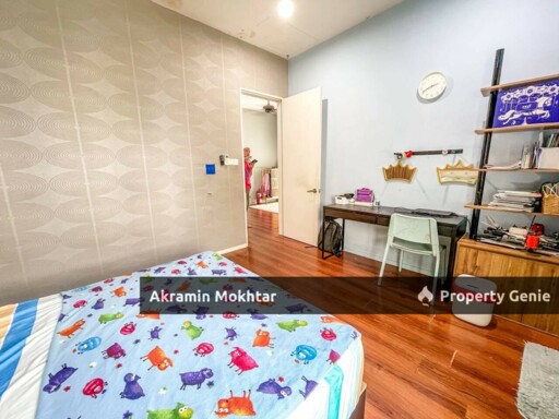 FREHOLD & RENOVATED | 3 Storey Semi-D Lambaian Residence, Kajang
