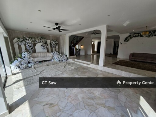 3 Storey Taman Intan Kajang Partially Furnished Bungalow For Rent