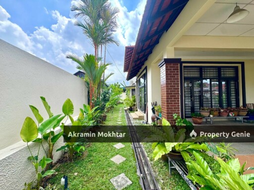Freehold & Nice Garden | Double Storey Bungalow Kampung Tunku SS1, Petaling Jaya