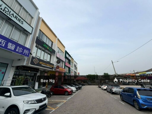 3 Storey Shop Lot @ Taman Ungku Tun Aminah