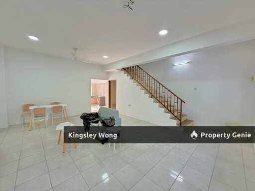 Pengkalan Station 18 Double Storey Terrace House Basic Unit Facing Empty Land