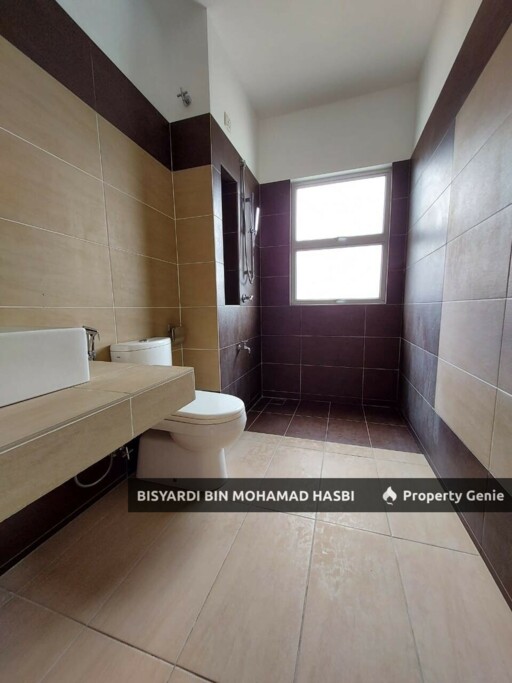 End Lot Extra Land Double Storey (Type Acacia) Serene Heights Bangi.