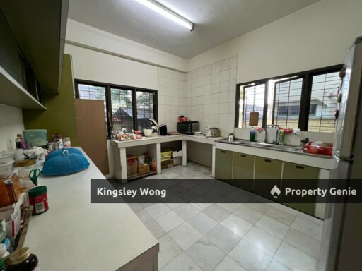 Bercham Double Storey Terrace Corner Lot Facing field 55’ x 80’ Simple Renovated
