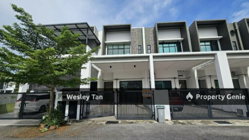 New Cheng 2 Storey Terrace Gated Community 20x70 Freehold 4rooms Bare