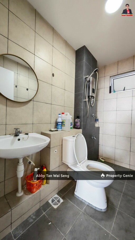 Bukit Bantayan Top Floor — 2 Parking + Open Mountain View, Memang Susah Mau Cari Bah
