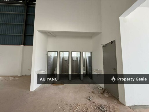 1.5 Storey Detached Factory For Rent / Sale 1.5 层独立式工业厂房出租 / 出售