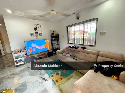 Freehold & End Lot | USJ 3 Double Storey Terrace Fully Extended