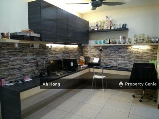Kempas Utama / Double Storey Semi D / Serrisa Villas / Corner Lot / Renovated / Freehold