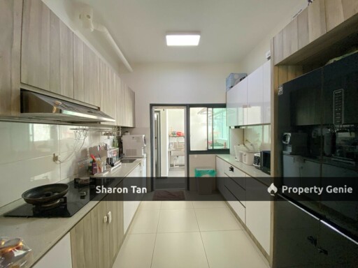 Luxury Marina Residence 3 Bedroom Apartment, Bayu Puteri 5 min to Ciq