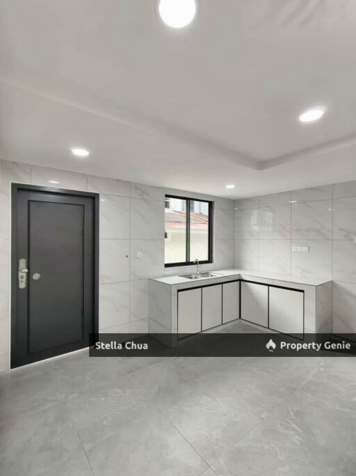 For SALE 🏡Double Storey Terrace House📍Jalan Rimbun 14@Bandar Seri Alam