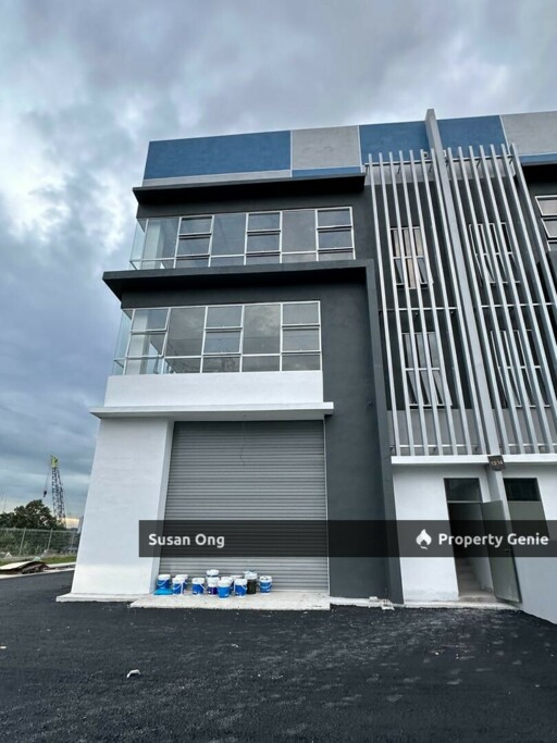Sale-Brand new semi d factory-200amp