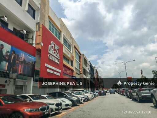 Damansara Uptown 3.5 storey Shoplot For Sale
