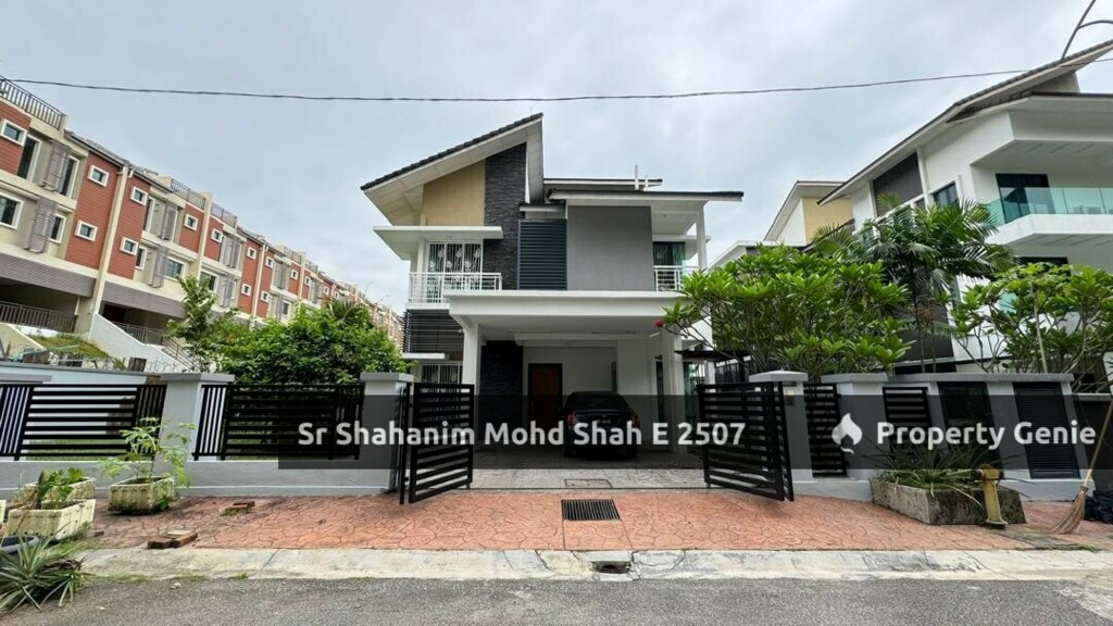 3 STORY BUNGALOW FOR SALE - ANJUNG MELATI, GOMBAK KUALA LUMPUR