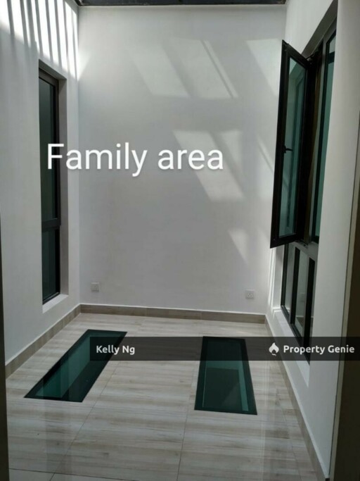 Cluster Semi D Partly Furnished Periwinkle At Bandar Rimbayu For Rent
