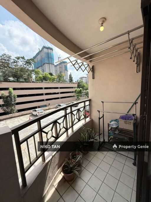 Prima Regency Apartment with 2 Car Park For Sale