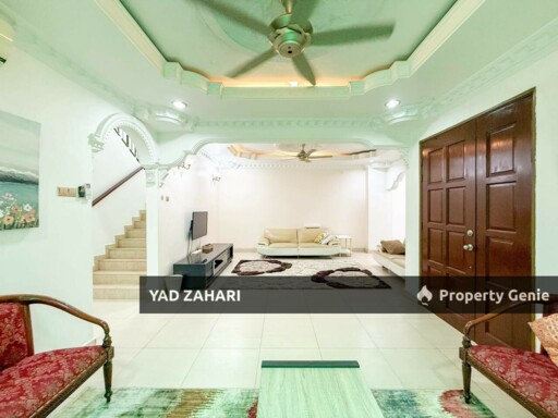 D'Kayangan, Seksyen 30, Shah Alam | 2.5 Storey Semi D Cluster 6 Bedrooms | RM1.39M - Fully Reno, Gated Guarded and Extended Front Side