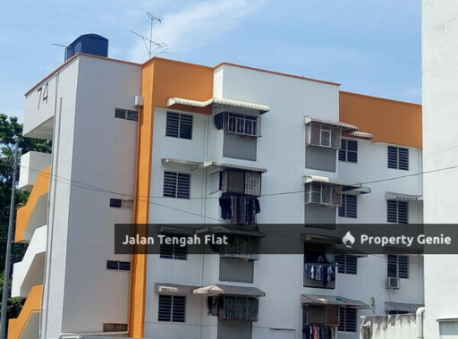 Jalan Tengah Flat